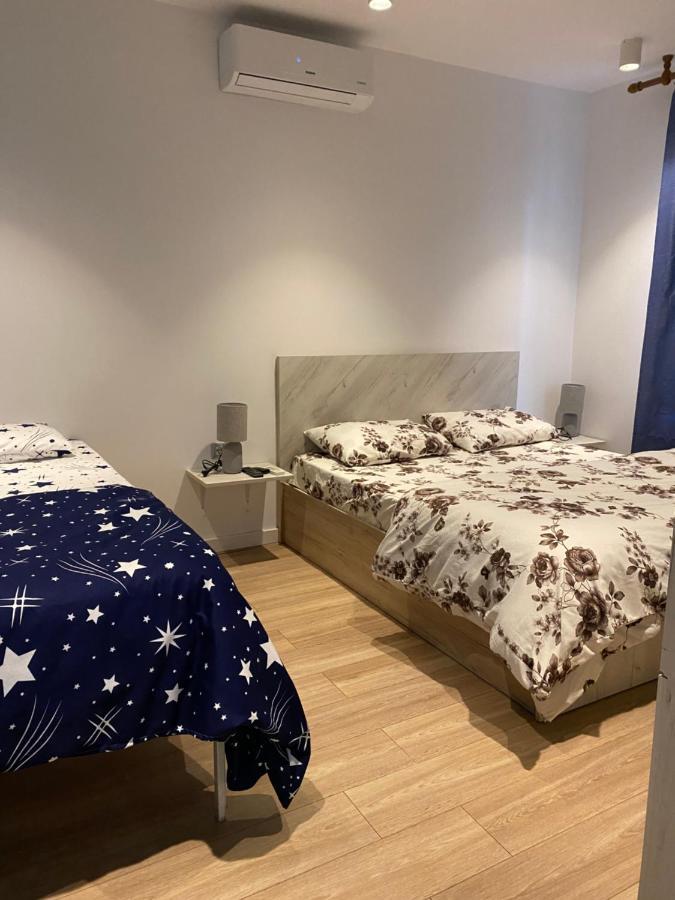 Arier Space Apartment Fier Bagian luar foto